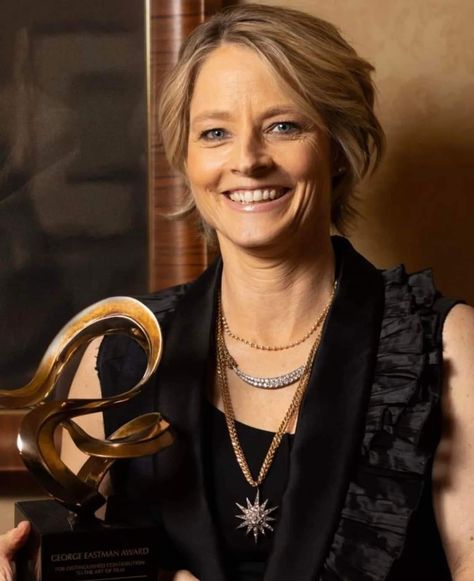 Jodie Foster, New Haircuts, Fails, The Fosters, Hair Cuts, Hollywood, Actresses, Film, Movie Posters