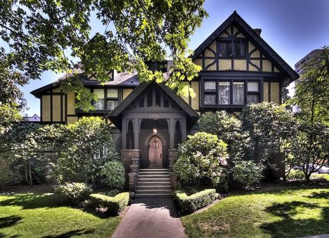 These 10 Unique Houses In Washington Will Make You Look Twice... And Want To Go In Seattle Wedding Venues, Washington Wedding Venues, Architecture Collection, Tudor House, Washington Weddings, Unique Houses, House Museum, Historic Preservation, Seattle Wedding