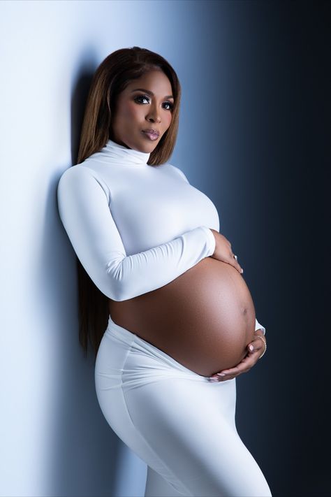 Editorial style maternity shoot. Luxury photography studio in Atlanta. Lola Melani Photography, Bump Shoot Ideas, African Maternity Shoot, Black Women Maternity Shoot, Maternity Shoot Black Women, Elegant Maternity Photos, Fertility Spell, Spell Chants, Fertility Statue