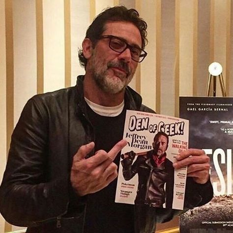 Jeff Dean Morgan, Jeffrey Dean Morgan Negan, Jeffery Dean, Twd Funny, Twd Cast, John Winchester, Dean Morgan, Im So Excited, Eyes Emoji