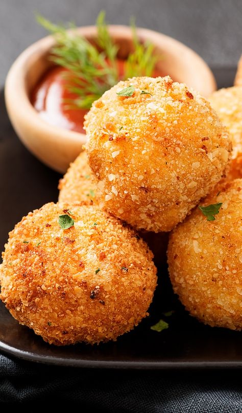 Air fryer golden potato croquettes recipe. Learn how to cook delicious potato balls in an air fryer. #airfryer #vegetarian #dinner #lunch #appetizer #potato #croquettes via @slavabondarev Air Fryer Canapes, Airfryer Vegetarian, Pork Gyoza Recipe, Potato Croquettes Recipe, Baked Lasagna Recipe, Catering Appetizers, Potato Croquette Recipe, Chicken Croquettes Recipe, Breaded Cod