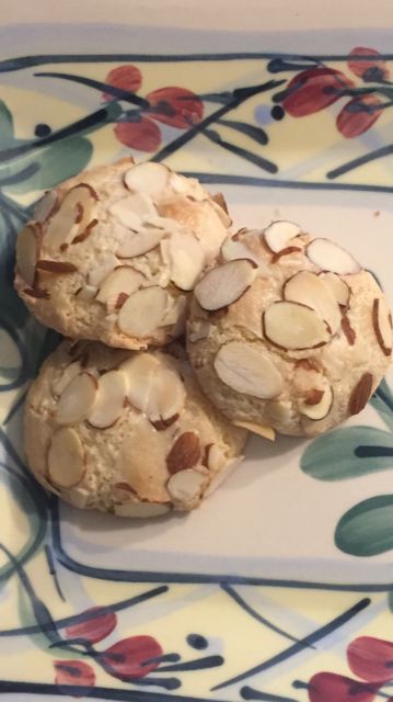 Sliced Almond Cookies, Anginetti Cookies, Best Italian Cookie Recipe, Almond Paste Cookies, Italian Cookie Recipe, Italian Almond Cookies, Almond Cookie, Almond Paste, Italian Cookies