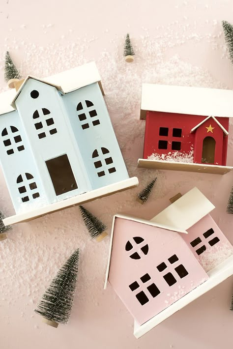 Make this DIY Christmas Village #DIY #printables #freeprintables #holiday Diy Christmas Decorations For Home, Diy Christmas Village, Wooden Christmas Decorations, Christmas Village Houses, Small Houses, Christmas Villages, Paper Houses, Holiday Diy, Christmas Paper