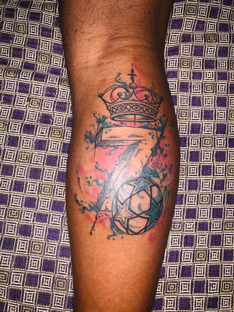 Ronaldo Tattoo Design, Cr7 Tattoo, Ronaldo Tattoo, Tattoo In Hand, Ronaldo Champions League, Lion Forearm Tattoos, Cristiano Ronaldo Goals, Real Madrid Video, Ronaldo Goals