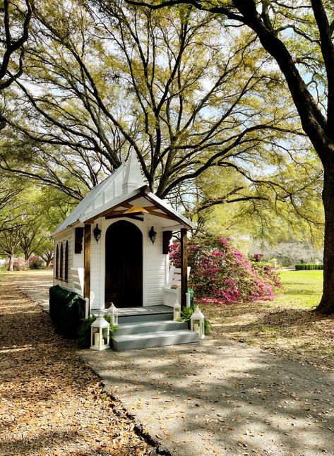 Mo'Belle Wedding Chapel | Mo-Belle Chapel Wedding Chapel Ideas, Mobile Wedding, Tiny Wedding, Church Interior, Wedding Chapel, Bar Service, Cathedral Church, Wedding Location, Chapel Wedding