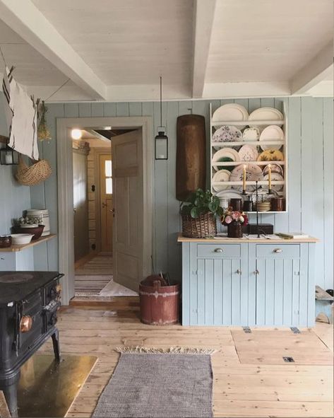 Nordic Cottage Interior, Scandinavian Cottage Interior, Norwegian Home Decor, Norwegian Interior Design, Cottage Scandinavian, Norwegian Cottage, Norwegian Interior, Norwegian Cabin, Rural Cottage