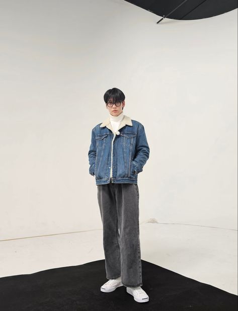 Soobin Txt Full Body Photo, Soobin Style Outfit, Soobin Standing, Soobin Full Body Photo, Soobin Fashion, Soobin Outfit, Txt Outfits, Txt Fashion, Soobin Txt Wallpaper