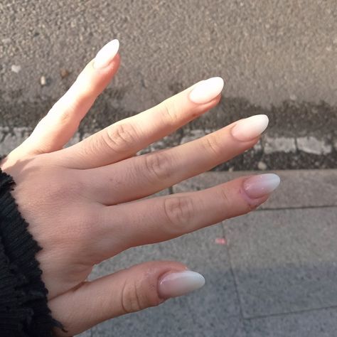 baby boom nails, natural round polygel manicure Baby Boom Nails, Polygel Manicure, White Ombré Nails, Ombré Nails, Nails Natural, Baby Boom, White Ombre, Ombre Nails, Manicure