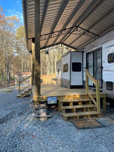 Campers With Decks, Diy Camper Deck, Rv Lot Ideas, Rv Covers With Decks, Permanent Rv Site Ideas, Camper Porch Ideas, Deck Ideas For Campers, Rv Outdoor Decorating, Rv Deck Ideas