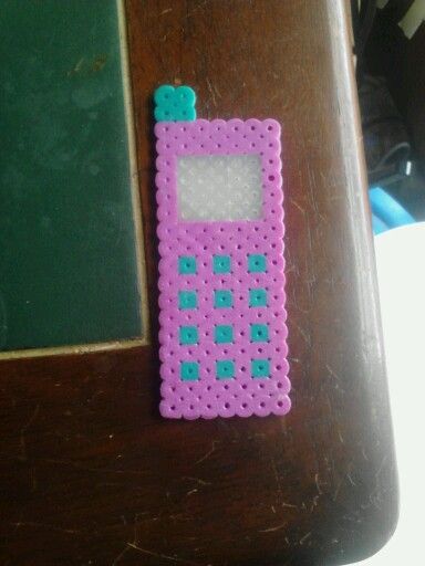 Toy Perler cell phone Phone Perler Beads, Perler Bead Phone, Perler Bead Creations, Easy Perler Bead Patterns, Kandi Inspo, Rave Babe, Batman Spiderman, Perler Art, Bead Creations