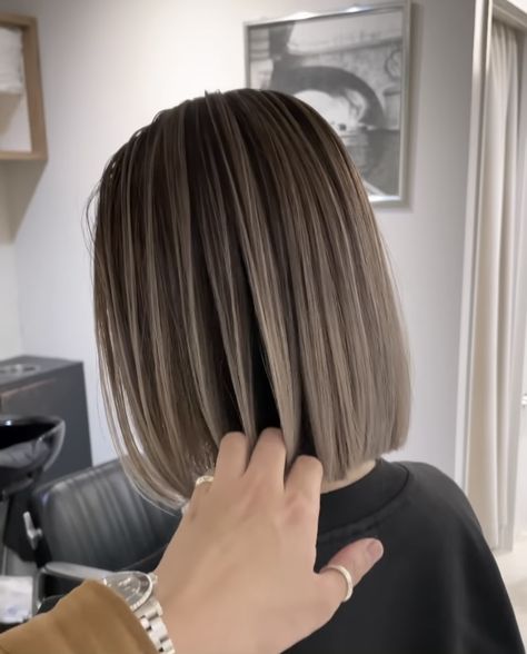 Ash Highlights Brown Hair Short, Ash Brown Hair Bob, Ash Short Hair, Ash Brown Bob Haircut, Ash Highlights Brown Hair, Hair Dye Trends, Hair Color Swatches, Balayage Straight Hair, Mushroom Hair