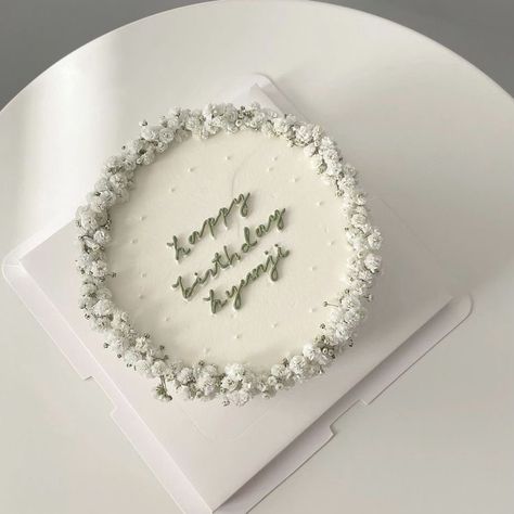 Birthday Christmas Cake, Birthday Cake Korean, Birthday Cake Mini, Pinterest Cake, Cake Mini, Christmas Cake Designs, Simple Cake Designs, Mini Cakes Birthday, Simple Birthday