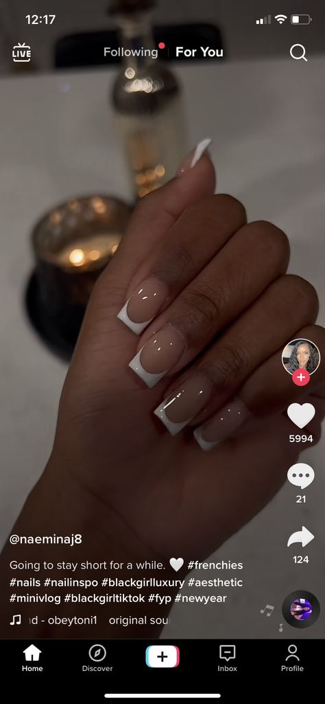 White Fresh Tip Nails, Sns Square Nails, Quarter Of An Inch Acrylic Nails, Baddie Short Acrylic Nails White, Fresh Tips Nails, Powder White Acrylic Nails, Sns French Tip Short Nails, Dip Powder Nails Black Women, French Tips Nails On Black Women