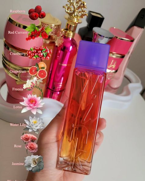 2000s Perfume, Romantic Perfume, Essential Oil Perfumes Recipes, Perfume Recipes, Fragrances Perfume Woman, Vegas Outfit, Perfume Scents, Smell Goods, Cool Finds