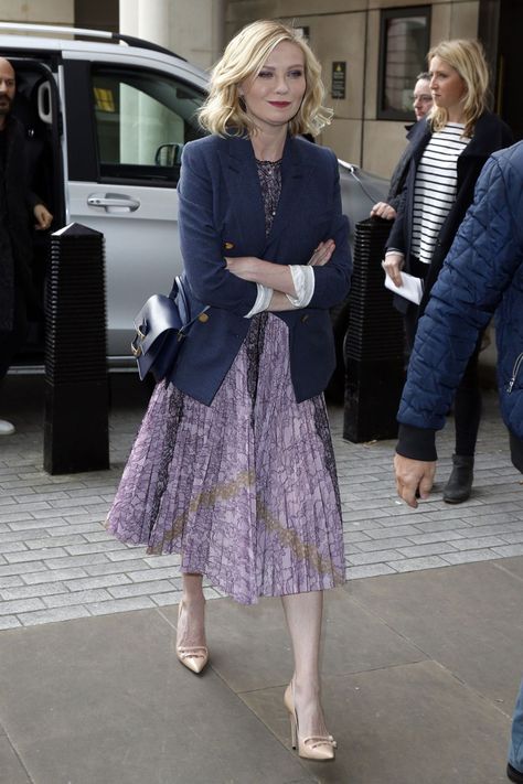 Dress With Blazer Outfit, Look Formal, Kirsten Dunst, Frock Design, Best Dressed, 가을 패션, Parisian Style, Modest Outfits, Modest Fashion