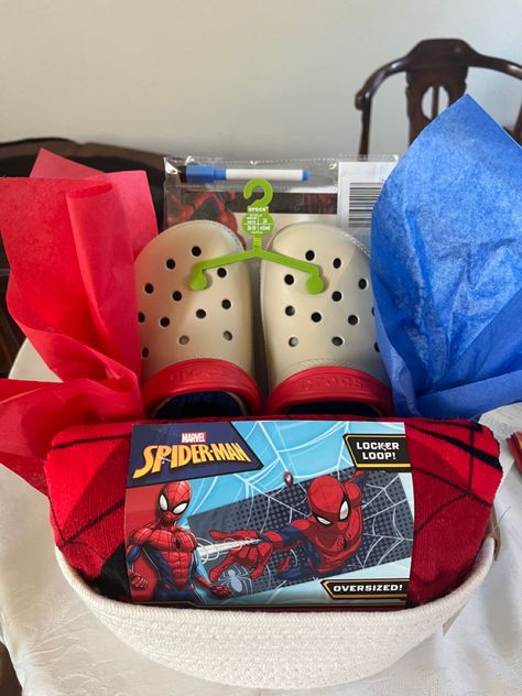 Spiderman Gifts For Boyfriend, Spiderman Gift Ideas, Spiderman Crocs, Theme Baskets, Little Miss Characters, Spiderman Gifts, Men Gift Basket, Boyfriend Gift Basket, Spiderman Theme