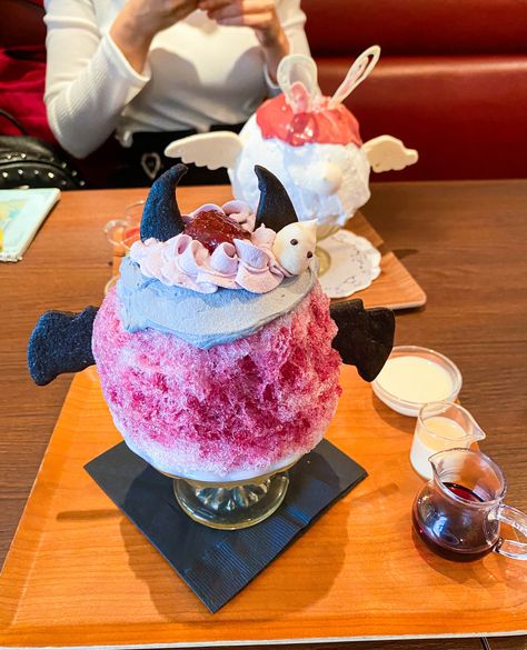 Kakigori Aesthetic, Japanese Halloween Food, Japanese Shaved Ice, Shaved Ice Dessert, Ice Dessert, Japanese Halloween, Orange Dessert, Halloween Menu, Kawaii Dessert