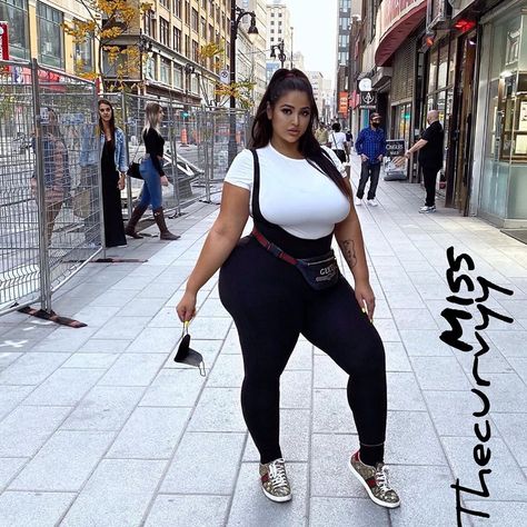 The Curvy on Instagram: “Miss @watchdiamonddoll #fashion #fashionstyle #fashionblogger #fashionista #plussizefashion” Diamond Dolls, Busty Fashion, Plus Size Models, Plus Size Fashion, Fashion Blogger, Girl Outfits, Plus Size, On Instagram, Instagram