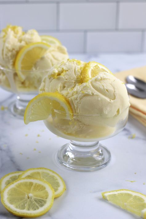 Frozen Lemon Dessert, Homemade Lemon Ice Cream, Lemon Custard Ice Cream, Limoncello Ice Cream, Ice Cream Lemon, Recipe For Ice Cream, Custard Ice Cream Recipe, Lemon Ice Cream Recipe, Custard Ice Cream