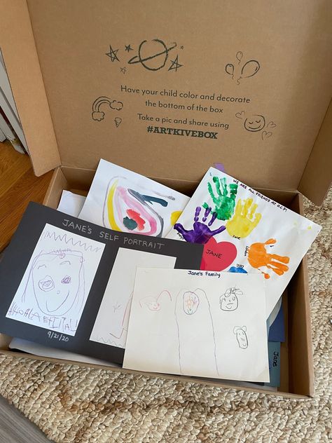 Preserving and Storing Kids Artwork with Artkive. - DomestikatedLife Kids Artwork Book, Storing Kids Artwork, Save Kids Artwork, Preschool Artwork, Art Books For Kids, Visible Learning, Childrens Artwork, Kids Memories, Calendar Ideas