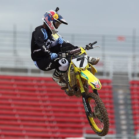 James Stewart officially announced his retirement from professional Supercross and motocross racing today. Watch the full video on the… James Stewart Motocross, Dirt Bike Racing, James Stewart, Motocross Racing, Vintage Motocross, Motocross Bikes, Cool Bikes, Dirt Bike, Motocross