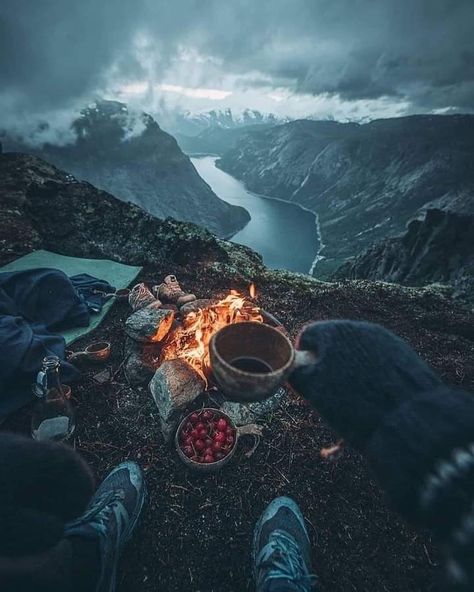 Camping Photography, Camping Aesthetic, Bushcraft Camping, Adventure Aesthetic, Camping Fun, Camping Life, Nature Travel, Travel Aesthetic, Bushcraft