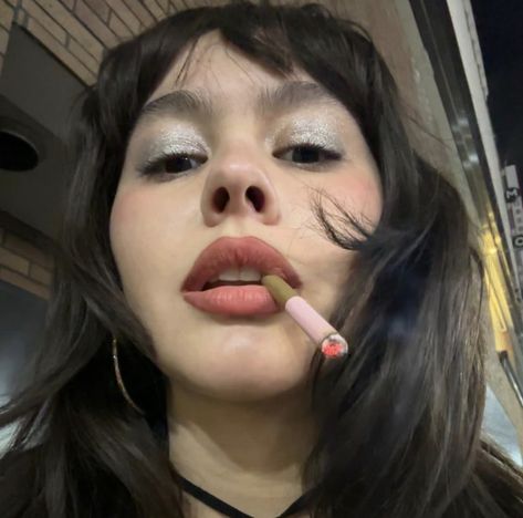 Enya Umanzor, Silver Eyeshadow, Bella Hadid Style, Indie Sleaze, Indie Aesthetic, Glitter Eyeshadow, Pinterest Girls, The Last Time, Makeup Inspo