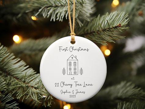 House Doodle, Gifts For Couples, Box Delivery, Cute House, Home Christmas, Gift Wrapping Services, Gift For Couples, Christmas Tree Decoration, White Ribbon