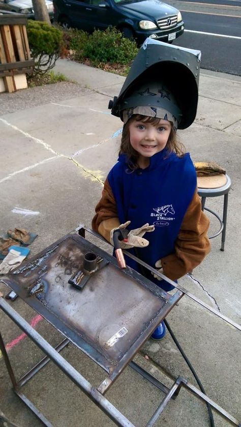 Welding Aesthetic, Welding Women, Best Mig Welder, Welding Funny, Women Welder, Mig Welder, Parenting Done Right, Welding Art Projects, Metal Artwork Wall