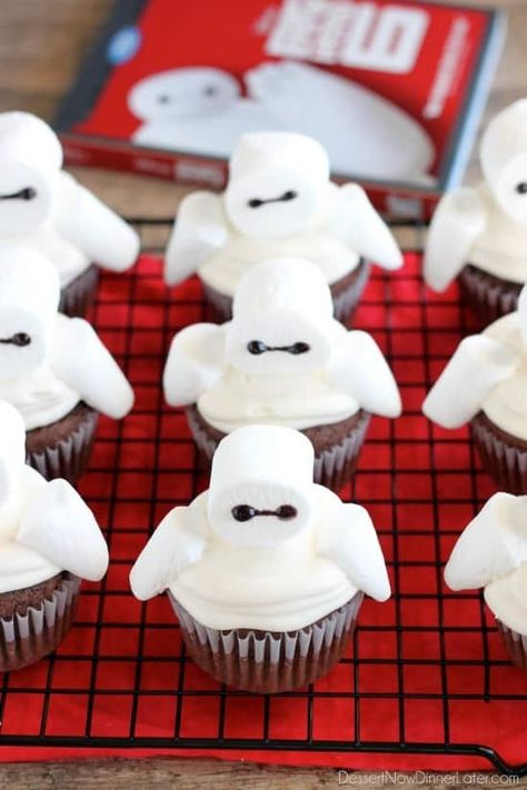 Baymax Cupcakes, Birthday Mission, Large Marshmallows, Disney Baking, Disney Inspired Recipes, Cupcakes Design, Disney Inspired Food, Fluffy Cupcakes, Disney Cupcakes