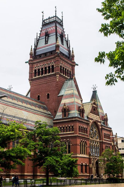 Harvard Pictures Ideas, Harvard Campus Aesthetic, Harvard University Wallpaper Motivation, Harvard University Wallpaper, Harvard Wallpaper, Boston Harvard, Harvard University Campus, Harvard Campus, Boston Architecture