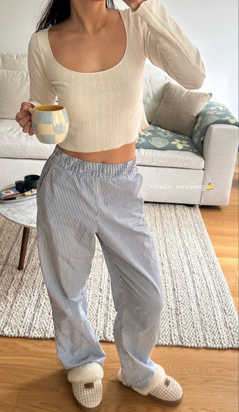 Sweat Gris, Outdoor Streetwear, Look Legging, Cute Pjs, Skandinavian Fashion, Outfit Chic, Business Casual Outfits For Work, Looks Party, Lazy Day Outfits