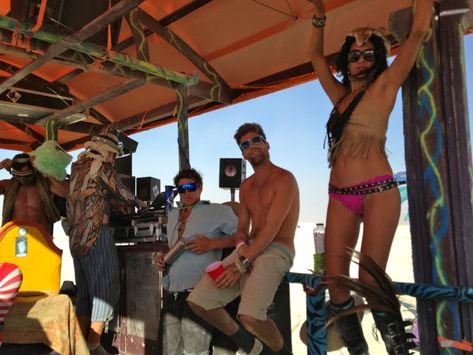 What Is Burning Man Like 2013 Photos - Business Insider Burning Man People, Burning Man Camps, Burning Man 2015, Desert Area, Camping Set Up, Camping Set, Burning Man Festival, Folk Dresses, Business Insider