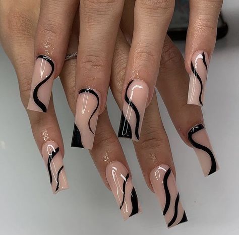 Simple Black Nails Designs, Daisy Acrylic Nails, Acrylic Nails Nude, Best Nails, Colored Acrylic Nails, Girly Acrylic Nails, French Acrylic Nails, Short Square Acrylic Nails, Acrylic Nails Coffin Short