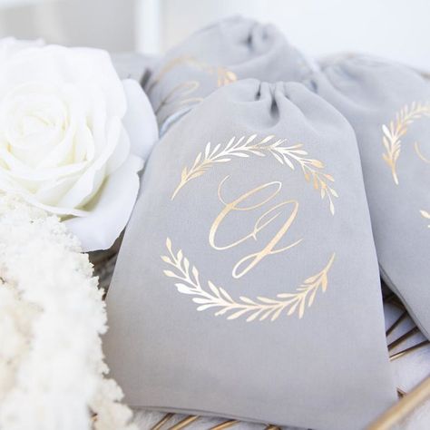 Velvet Wedding Details to Gush Over - Favor Bags by ThreeTwo1 - #wedding #weddingdetails #velvet 80th Birthday Favors, Rose Gold Wedding Favors, Hangover Kit Bags, Gold Wedding Favors, Hangover Kit, Etsy Wedding Favors, Survival Kits, Muslin Bags