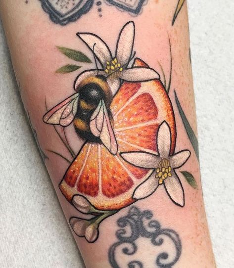 Stick Tattoo, Fruit Tattoo, Theme Tattoo, Tatuaje A Color, Bee Tattoo, Diy Tattoo, Tattoo Kits, 1 Tattoo, Tattoo Supplies