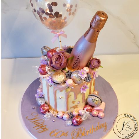 Cake For 29th Birthday, 29 Birthday Cakes For Him, Rose Gold Drip Cake, Prosecco Cake, 29th Birthday Cakes, Gold Drip Cake, 18th Cake, Serving Ideas, Birthday Cakes For Her