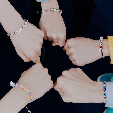 Txt Ot5, Celebrity Photos, Beads