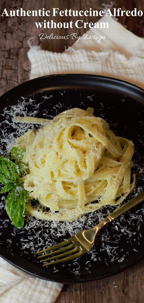 This simple Traditional Fettuccine Alfredo is the perfect indulgence meal without the effort. With just three simple ingredients, you can have an authentic Italian pasta on the table in just 15 minutes. Best Ever Fettuccine Alfredo, Italian Style Fettuccine Alfredo, Traditional Fettuccine Alfredo, Authentic Alfredo Pasta, Simple Fettuccine Alfredo, Alfredo Speggetti, Authentic Alfredo Sauce Italian, Authentic Fettuccine Alfredo, Fettichini Noodle Recipes