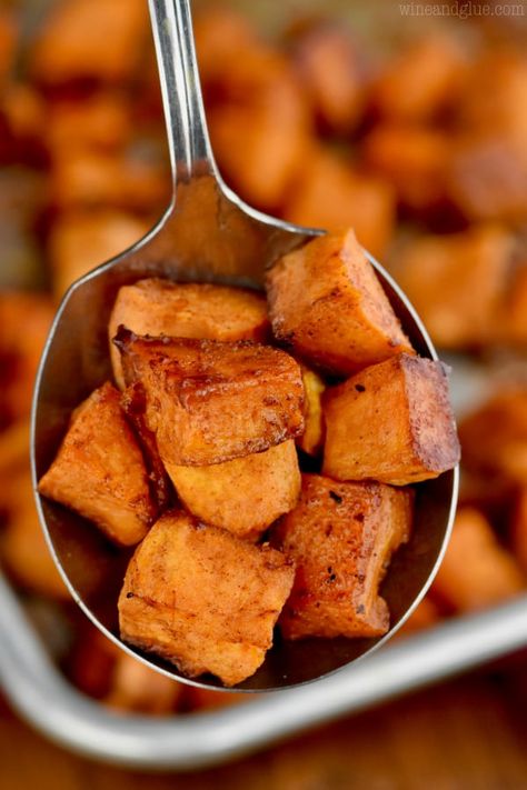 These Brown Sugar Roasted Sweet Potatoes are roasted with brown sugar, cinnamon, butter, and a little cayenne for a kick.  They are the perfect side dish recipe.  Easy to throw together and delicious! Roasted Smashed Potatoes, Roasted Sweet Potato Cubes, Sweet Potato Recipes Roasted, Oven Roasted Sweet Potatoes, Healthy Pumpkin Bread, Roasted Sweet Potato, Roast Beef Recipes, Wine Coolers, Pumpkin Recipes Dessert