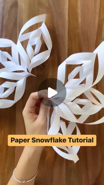 Snow Flakes Tutorial, Making A Snowflake, Making Snow Flakes, Christmas Diy Ideas Paper, Snow Flacks Paper, Pretty Paper Snowflakes, Snow Ceiling Decorations, Paper Snow Flakes For Kids, Folding Snowflakes How To