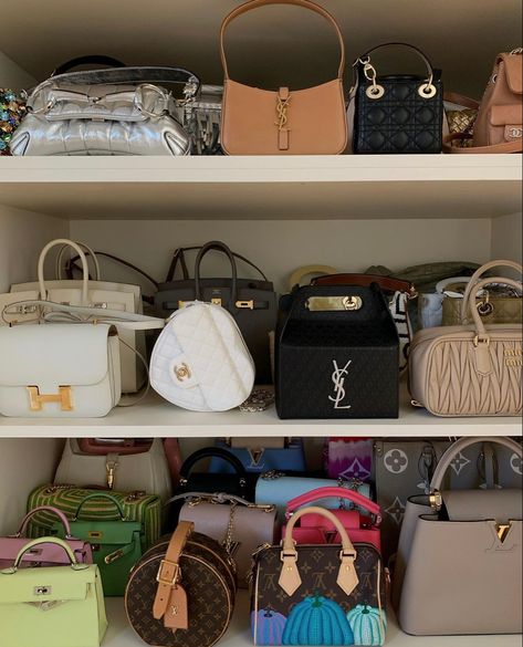 Dream Closet Design, Dream Bag, Timeless Interior, Luxury Bags Collection, Luxury Lifestyle Dreams, Designer Belts, Fancy Bags, Simplify Your Life, Bag Collection