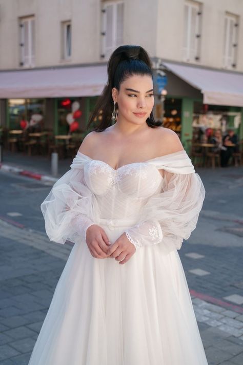 Dream Plus Size Collection – Galit Robinik Fairy Wedding Dresses, Fantasy Wedding Dress, Puffy Wedding Dresses, Plus Size Bridal Dresses, Western Gown, Flowy Gown, Dress Western, Plus Wedding Dresses, Plus Size Bridal