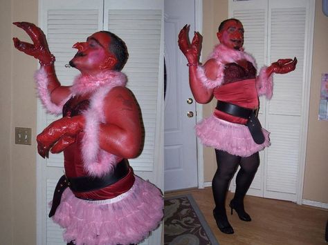 Amazing Lobster Man hahahahaha   The takes courage to wear that! Powerpuff Girls Villains, Bad Cosplay, Lobster Costume, Justin Bieber Jokes, Super Nana, Indian Funny, Powerpuff Girl, Epic Cosplay, Puff Girl