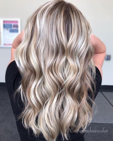 Pretty Blonde Hair, Ombré Hair, Balayage Hair Blonde, Brown Blonde Hair, Long Blonde, Hair Color And Cut, Fall Hair Color, Cool Hair Color, Hair Color Trends