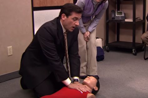 Guy With Last Name “Scott” Saves Lady’s Life Using CPR He Learned From ‘The Office’ The Office Cpr, Learn Cpr, Film Structure, Forehead Kisses, Christian Men, Dvd Covers, Quotes Disney, Cpr, Dating Memes