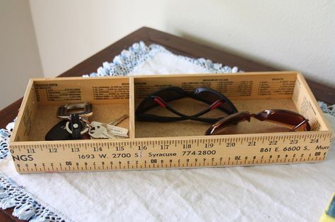 yardstick box Ruler Crafts, Yard Sticks, Wooden Ruler, Upcycle Recycle, Kids Wood, Small Wood Projects, Recycled Crafts, Measuring Tape, Wooden Crafts