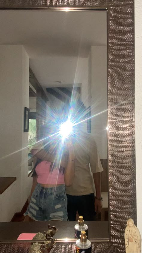 Mirror Selfie With Girlfriend, Fake Photo Sick, Couples Hidden Face Pics, Mask Aesthetic, Whatsapp Profile, Bf Picture, Snap Friends, Chill Photos, Cute Instagram Pictures