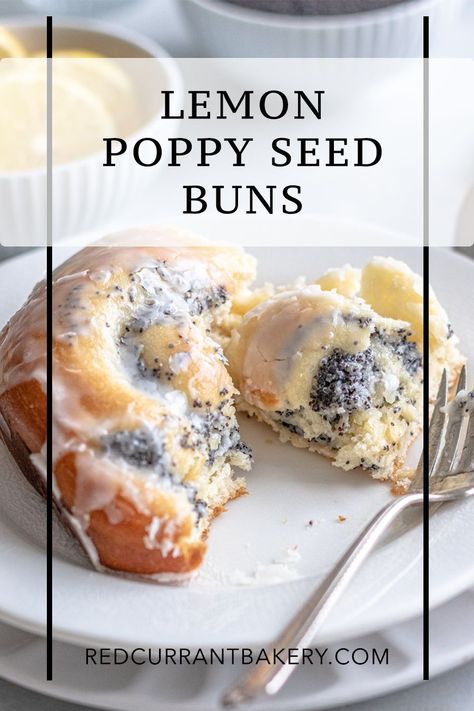 Poppy Seed Buns Recipe, Poppy Seed Buns, Poppy Seed Dessert, Poppy Seed Recipes, German Breakfast, Iced Buns, Slovak Recipes, Lemon Poppy Seed, Breakfast Sweets