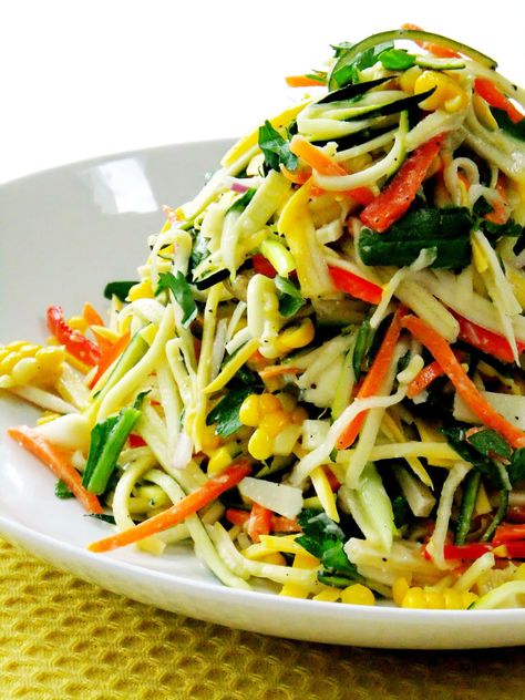 Summer Veggie Slaw - Proud Italian Cook Cole Slaw, God Mat, Veggie Dishes, Delicious Salads, Soup And Salad, Raw Food Recipes, Veggie Recipes, Vegetable Recipes, Salad Recipes